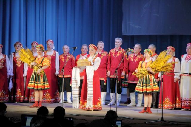 III краевой фестиваль народного творчества «Калина красная» (март-июль 2014 г.).