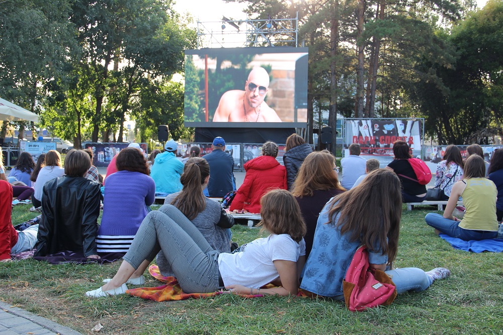 Фестиваль уличного кино пройдёт на Бирюзовой Катуни с 2 по 7 сентября.