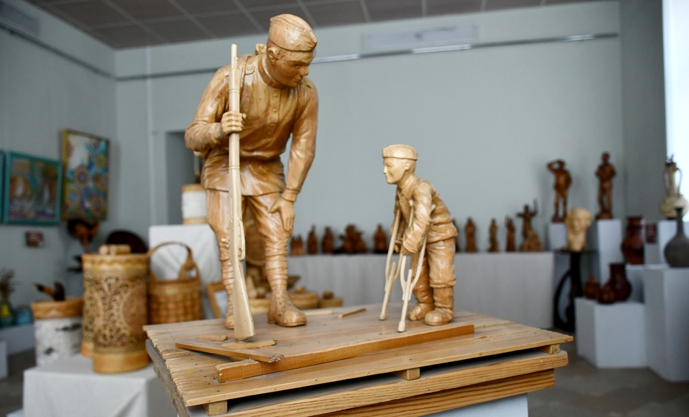 Приглашаем на тематическую экскурсию «Мастера деревянной скульптуры: от древности до современности»