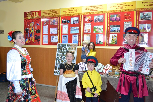 Руководитель Центра традиционной казачьей культуры «Кладезь» выступила на V Всероссийском форуме национального единства